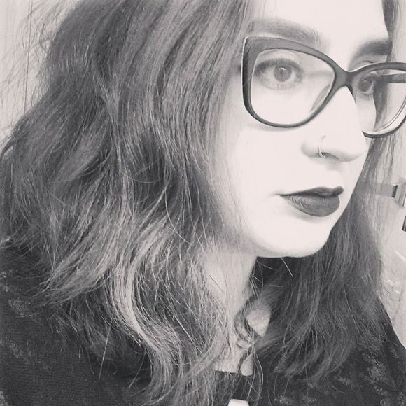 Meet your Posher, Jessica - Picture 1 of 4